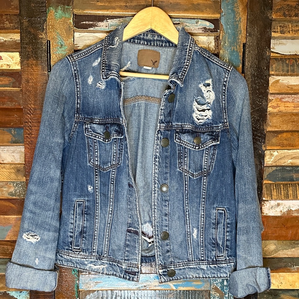 American Eagle Super Distressed Denim Jacket small